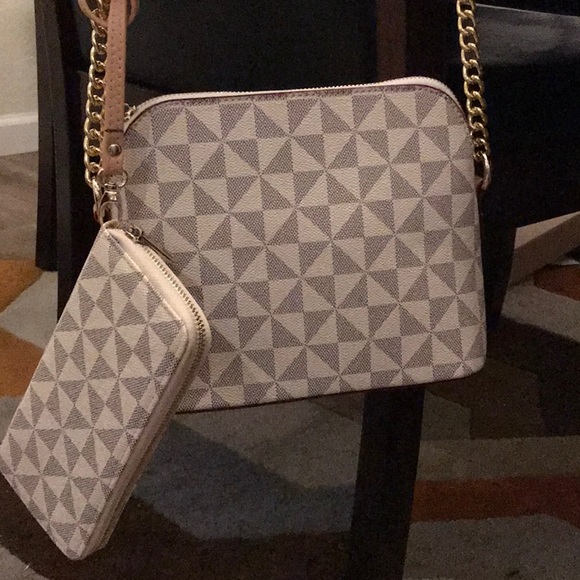 SOLD SOLD SOLD - Picture 1 of 4